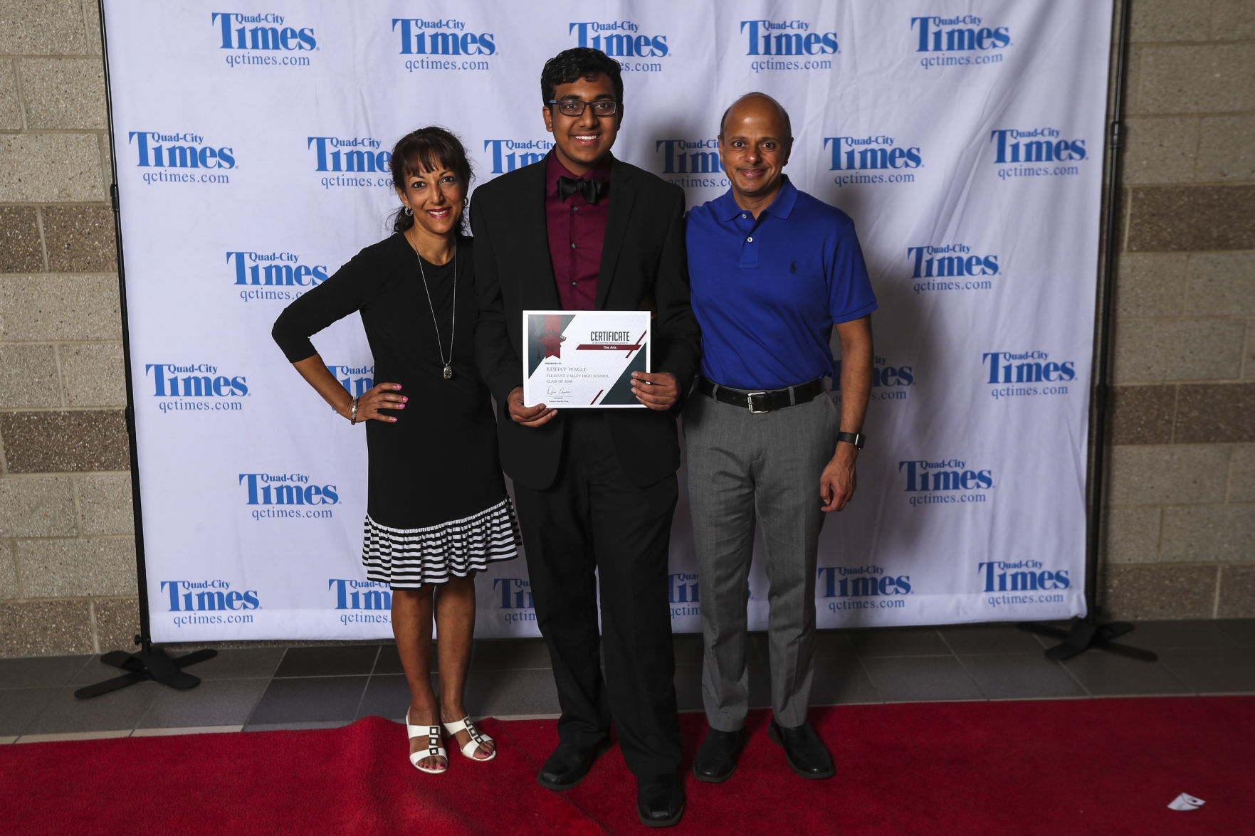 051518-salute-to-academics-red-carpet-034